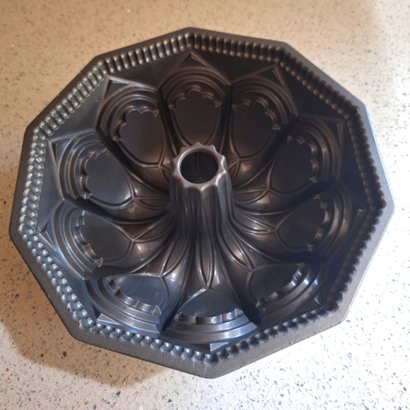 Nordicware Vaulted Cathedral Bundt Pan NWOB - Picture 2 of 4